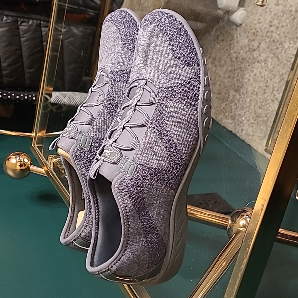 NWOB SKECHERS grey slip-op sneaker - Picture 2 of 5